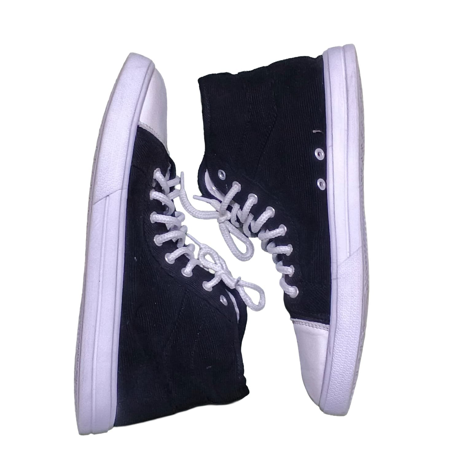 Pre-Loved Classic Black Canvas High-Top Sneakers - Image 2