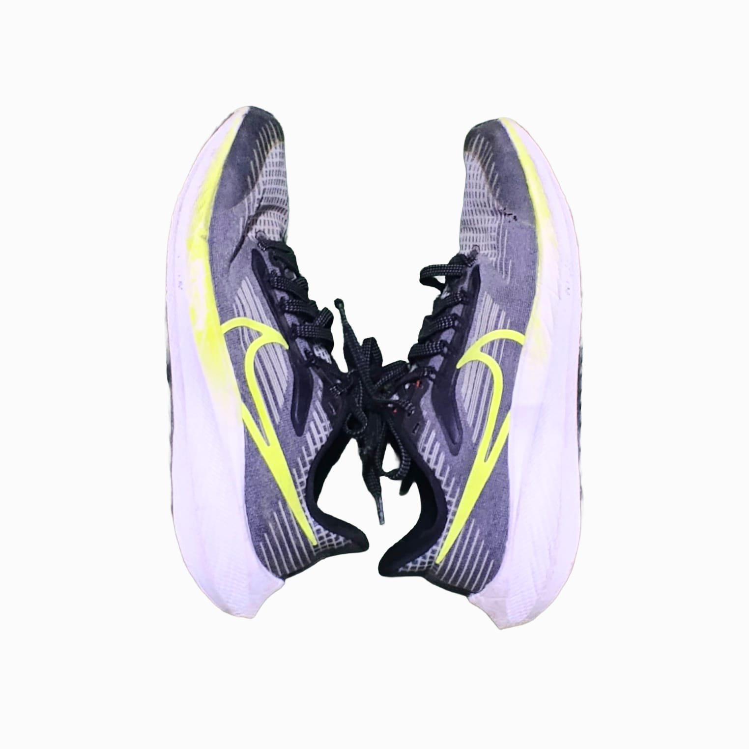 Pre-Loved NIKE Zoom Runner Sneakers - Image 4