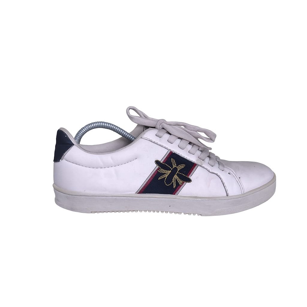 Pre-Loved UNISEX White Court Sneakers with Embroidered Stripe Accent