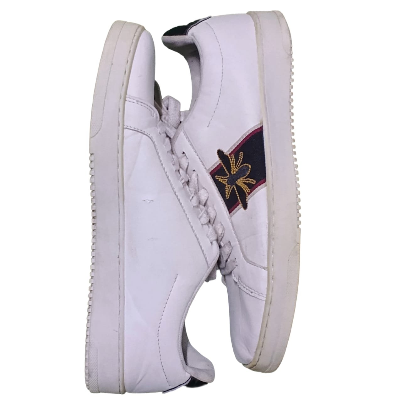 Pre-Loved UNISEX White Court Sneakers with Embroidered Stripe Accent - Image 2
